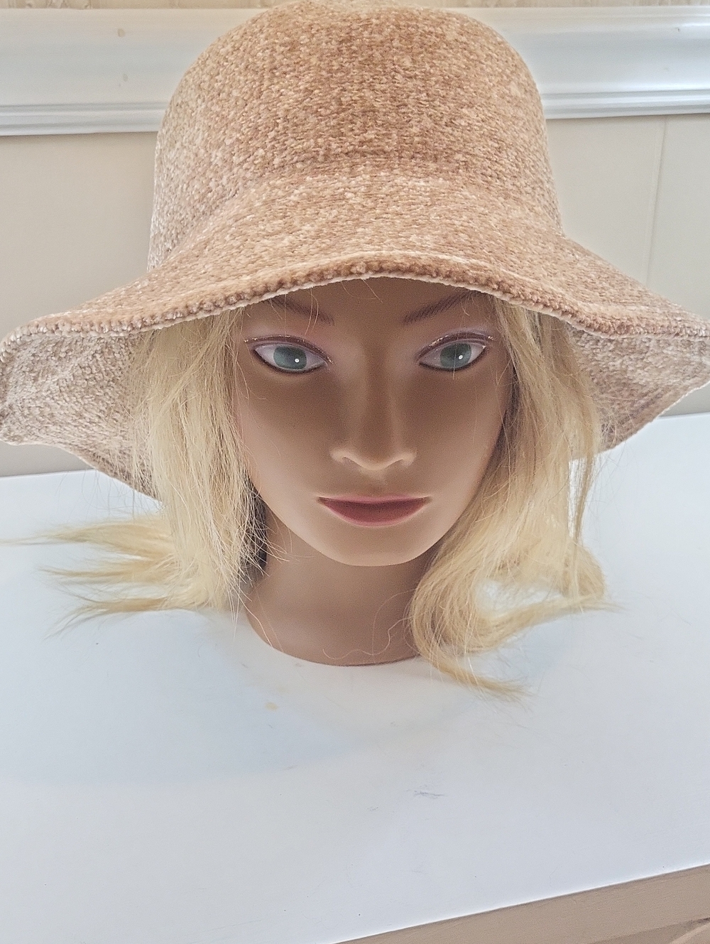 NWT, LUNGFISH CHENILLE Women's Tan Textured Bucket Hat - Soft Casual Sun Hat